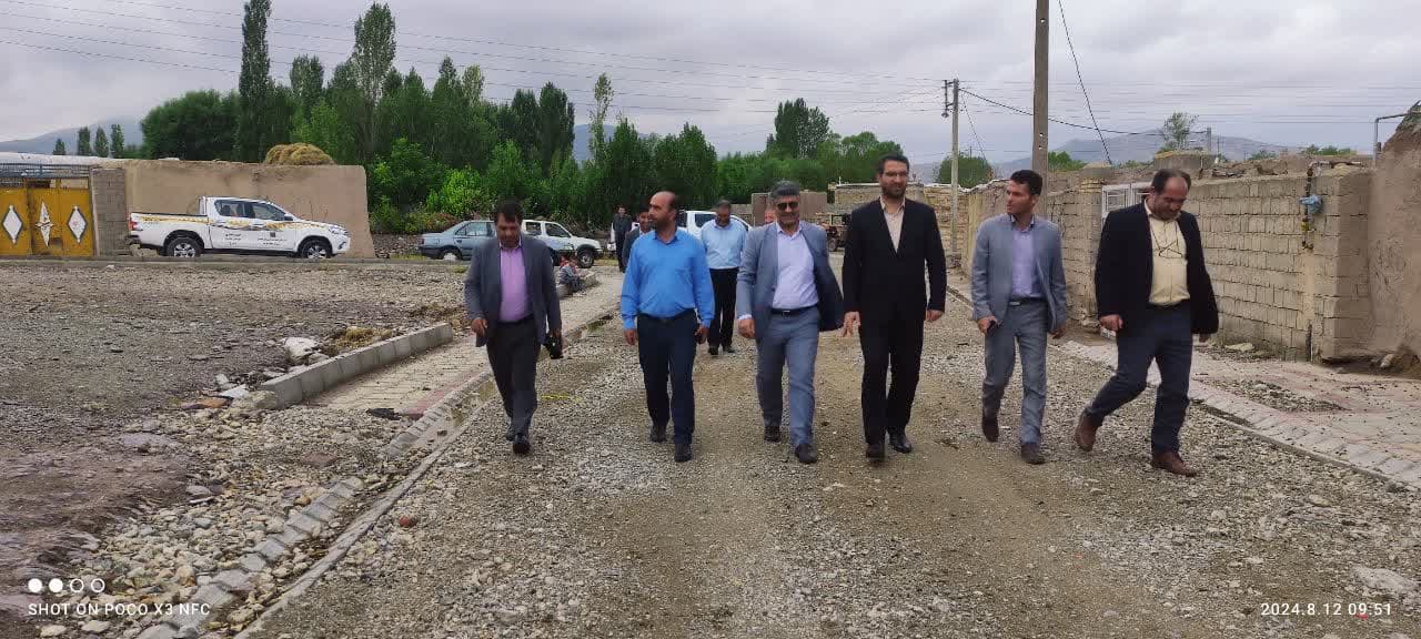 فرماندار چالدران به همراه بخشدار مرکزی از روند اجرائی طرح هادی در روستای قادو کندی بازدید کرد