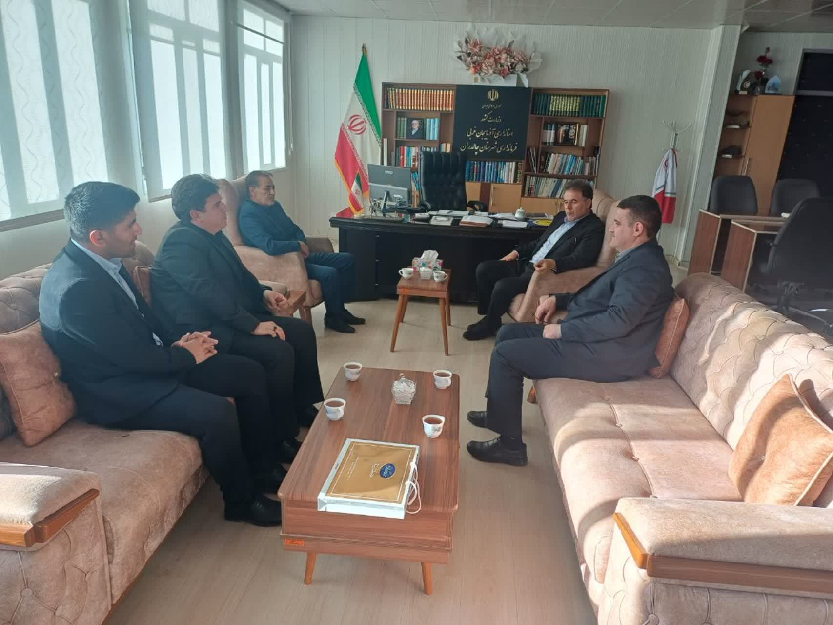 دیدار رئیس اداره راهداری و حمل و نقل جاده‌ای و سرپرست مدیریت آموزش و پرورش  با فرماندار جدید شهرستان چالدران