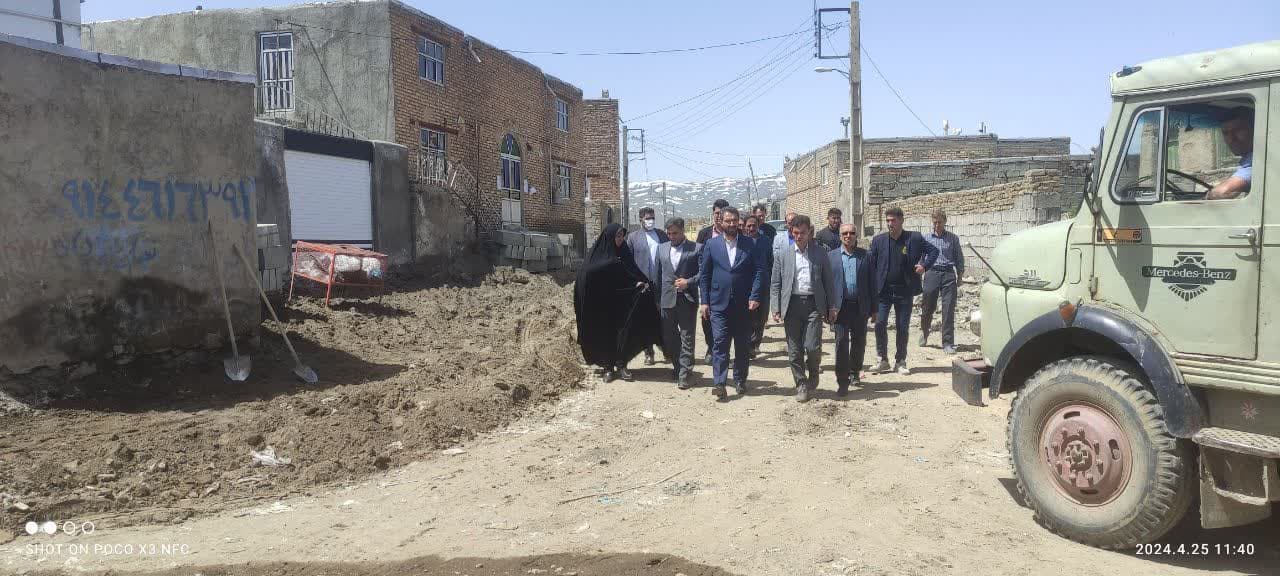 فرماندار شهرستان چالدران به همراه معاون برنامه ریزی و هماهنگی امور عمرانی و بخشدار دشتک از روند اجرایی طرح هادی روستای علو جنی بازدید کرد