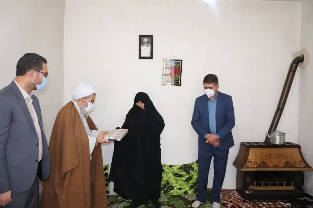 ✅همزمان با سالروز شهدا با حضور عبدالله نژاد فرماندار شهرستان چالدران از خانواده معظم شهیدان دیدار و تجلیل نمودند
