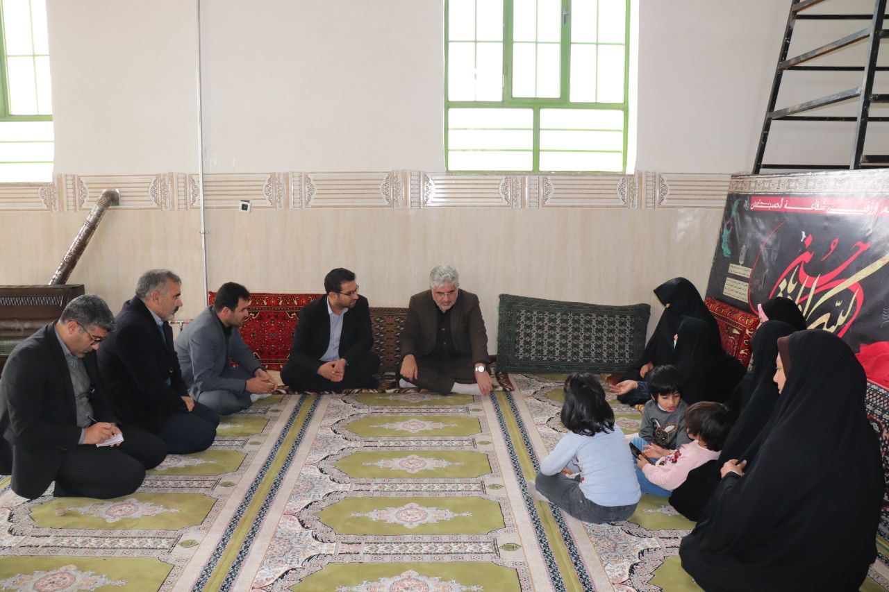 بازدید فرماندار از روستای قرخ بلاغ