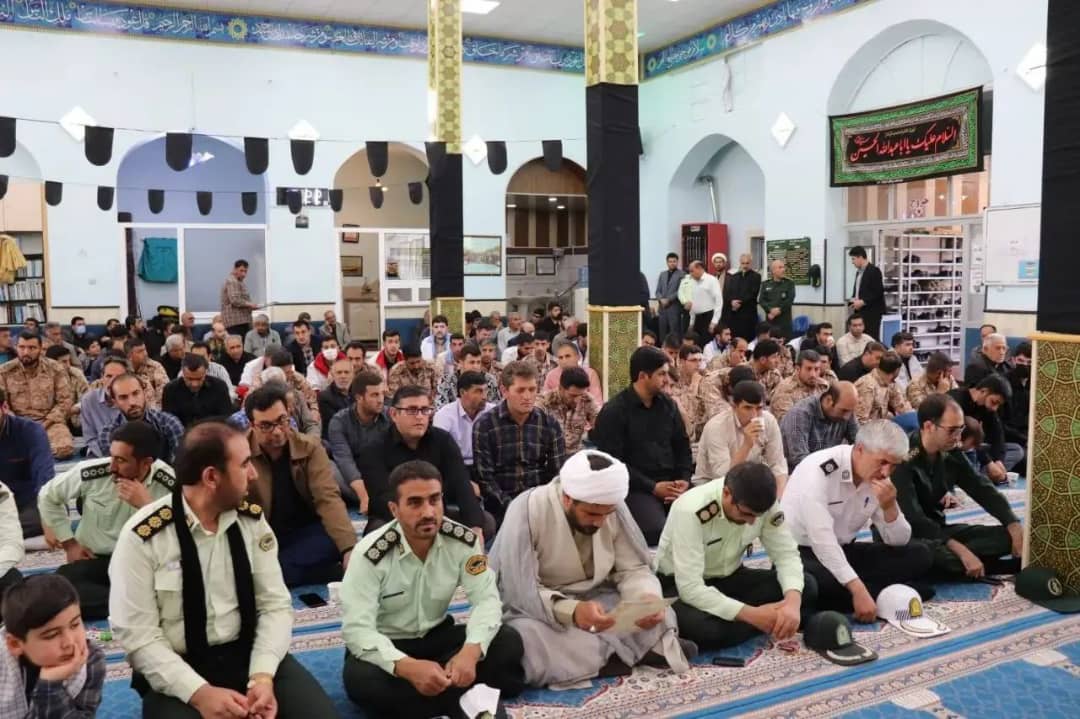 با حضورمحمد رضا عبدالله نژاد فرماندار شهرستان چالدران مراسم سی و سومین سالروز ارتحال حضرت امام خمینی (ره)در مسجد صاحب الزمان (عج) چالدران برگزار شد.