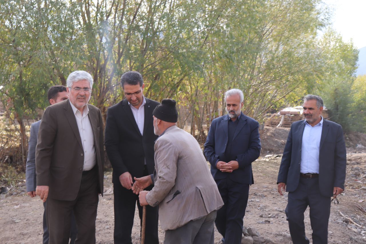 ✅ محمدرضا عبداله نژاد فرماندار به همراه نماینده مردم شهرستانهای ماکو ،چالدران ، شوط و پلدشت در مجلس شورای اسلامی از روند احداث دیوار ساحلی روستای دلک وردی بخش دشتک بازدید کردند.