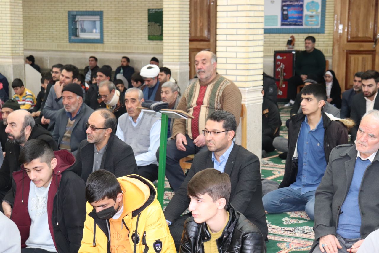 محمد رضا عبدالله نژاد فرماندار شهرستان چالدران با حضور در مسجد جامع این شهرستان در مراسم عبادی سیاسی نماز جمعه این هفته که به امامت حجت الاسلام و المسلمین محمدزاده امام جمعه برگزار شد، شرکت نمود.