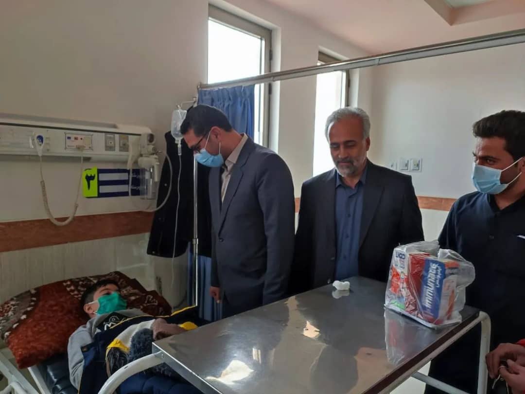 ✅عبدالله نژاد فرماندارشهرستان چالدران به همراه ابراهیم زاده معاون سیاسی ،امنیتی و اجتماعی فرماندار در اولین روز از سال جدید، در بیمارستان شهید بهشتی شهرستان حضور یافتند.