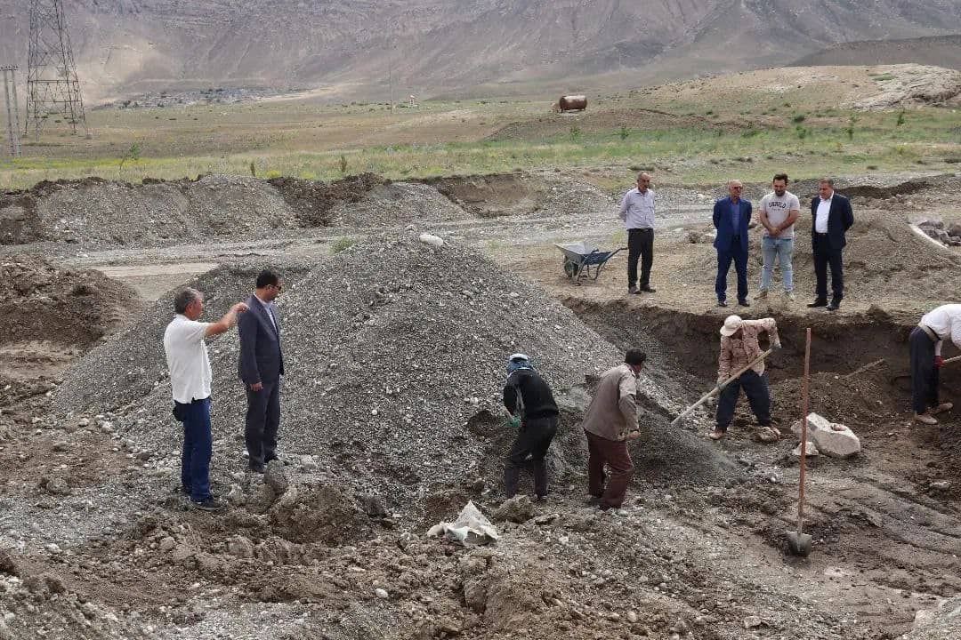 در راستای مصوبات سفر استاندار آذربایجان غربی به شهرستان چالدران محمدرضا عبدالله نژاد فرماندار چالدران از روند اجرایی طرح بهسازی و آسفالت ریزی راههای روستایی قولار ، بابااحمد و آغ داش بازدید نمودند.