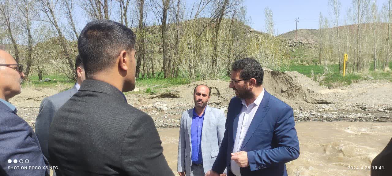 فرماندار شهرستان چالدران به همراه معاون برنامه ریزی و هماهنگی امور عمرانی و بخشدار دشتک مسائل و مشکلات روستاهای گل سعید و ساز آغل را مورد بحث وبررسی قرار داد