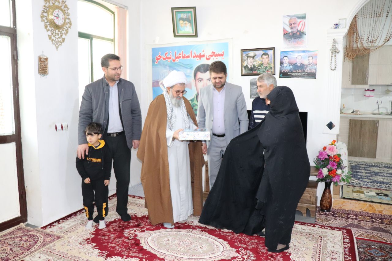 تجلیل از مادران شهیدا به مناسبت روز زن و گرامیداشت مقام مادر