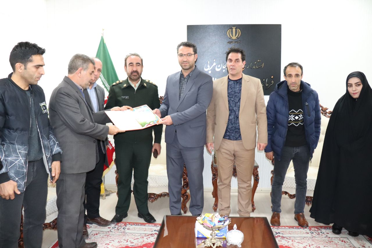 دیدار جمعی از روسای هیات های ورزشی چالدران با محمد رضا عبدالله نژاد فرماندار شهرستان