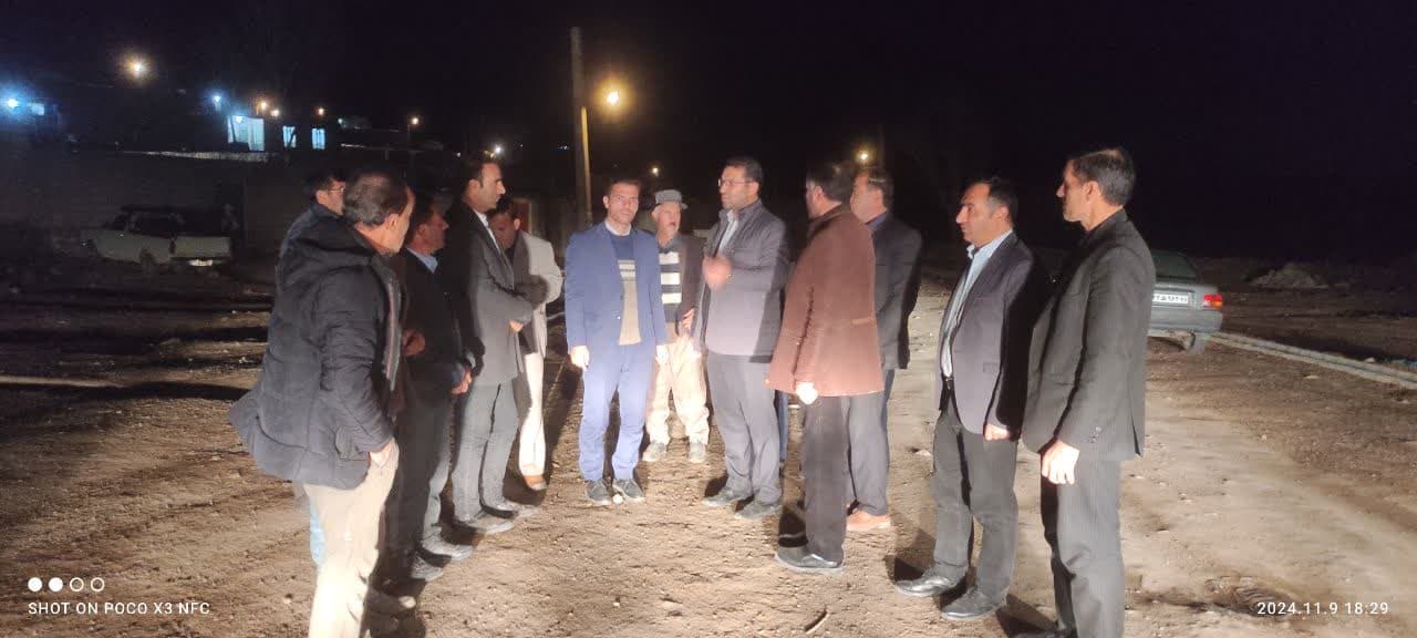 📸گزارش تصویری 💢بازدید محمد رضا عبدالله نژاد فرماندار چالدران به همراه جمعی از اعضای شورای اداری از بهسازی و آماده سازی بستر برای آسفالت معابر روستای انبار سفلی
