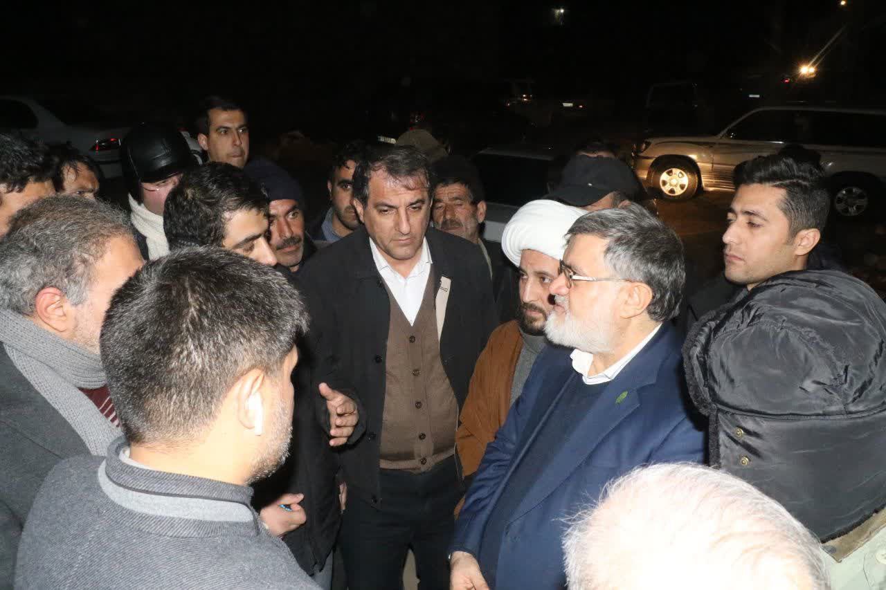 بازدید شبانه محمدصادق معتمدیان استاندار آذربایجانغربی از مناطق زلزله زده شهرستان خوی