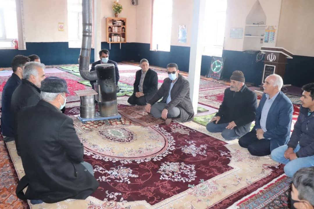 ✅عبدالله نژاد فرماندار شهرستان چالدران، با حضور در روستای شهرک مخور ضمن دیدار با اهالی روستا بازدید از نزدیک مسائل و مشکلات اهالی روستا را از نزدیک مورد بررسی قرار دادند.