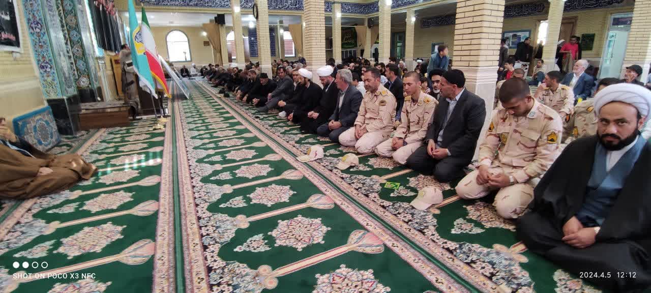 حضور محمد رضا عبداله نژاد فرماندار چالدران در نماز عبادی و سیاسی جمعه به امامت حجت الاسلام والمسلمین محمدزاده امام جمعه شهرستان و حضور پرشور مردم و مسئولین شهرستانی در مسجد جامع برگزار گردید .