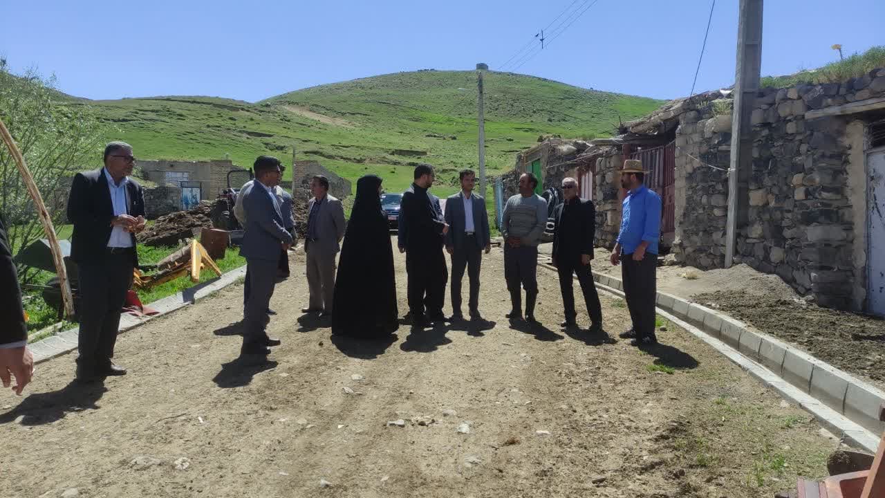 بازدید محمد رضا عبداله نژاد فرماندار شهرستان چالدران از روستای مجنون علیا