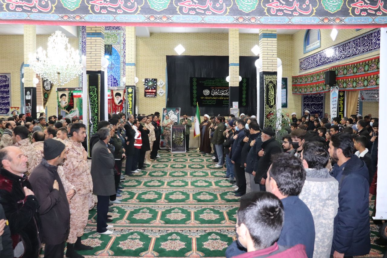 آئین معنوی وداع با پیکر پاک شهید گمنام دوران دفاع مقدس در مسجد جامع شهرستان چالدران برگزار شد.