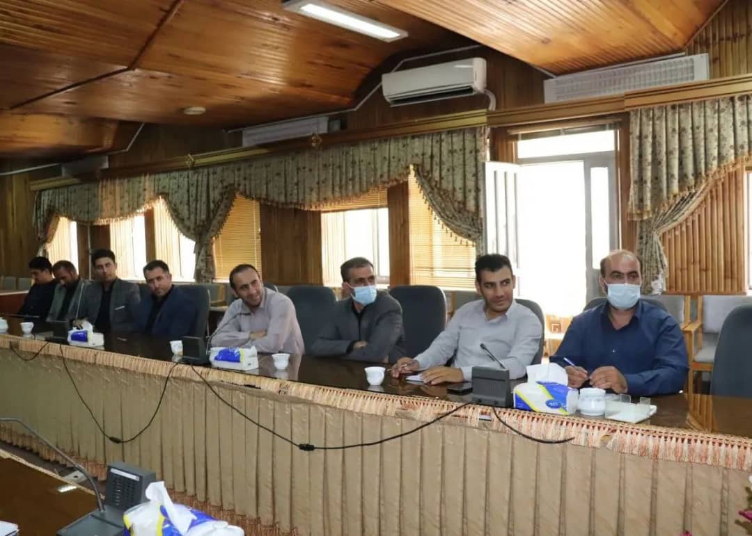 نشست صمیمی محمدرضا عبدالله نژاد فرماندار شهرستان چالدران با کارکنان فرمانداری
