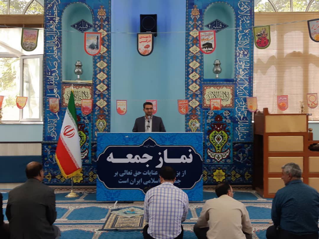 محمدرضا عبدالله نژاد فرماندار شهرستان چالدران به مناسبت گرامی داشت هفته مبارزه با مواد مخدر قبل از خطبه های نماز جمعه در خصوص مواد مخدر و آسیب های ناشی از آن به سخنرانی پرداخت.