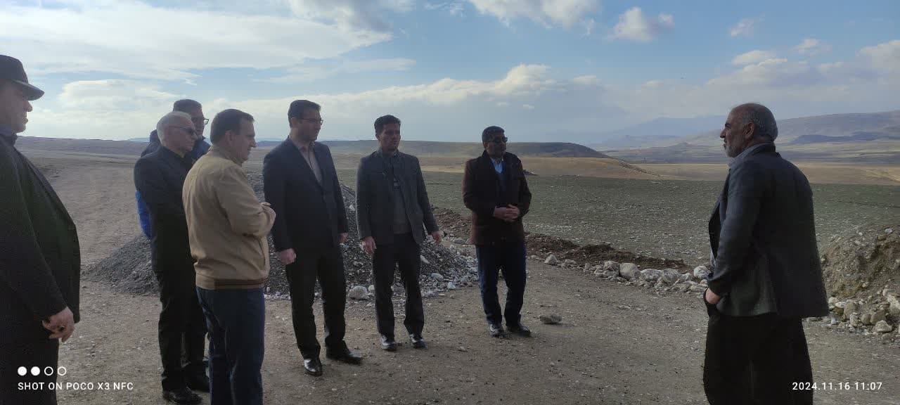 💢بازدید محمد رضا عبدالله نژاد فرماندار چالدران به همراه معاون برنامه ریزی و هماهنگی امور عمرانی ،بخشدار مرکزی و جمعی از اعضای شورای اداری از محل واگذاری زمین برای احداث مسکن جوانان درروستای یومری داش