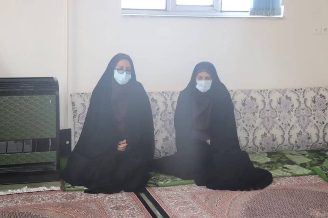 ✅عبدالله نژاد فرماندار شهرستان چالدران به همراه جمعی از کارکنان فرمانداری به مناسبت فرا رسیدن سال نو با حجت الاسلام والمسلمین محمدزاده امام جمعه شهرستان دیدار و سال جدید را به وی تبریک گفتند.