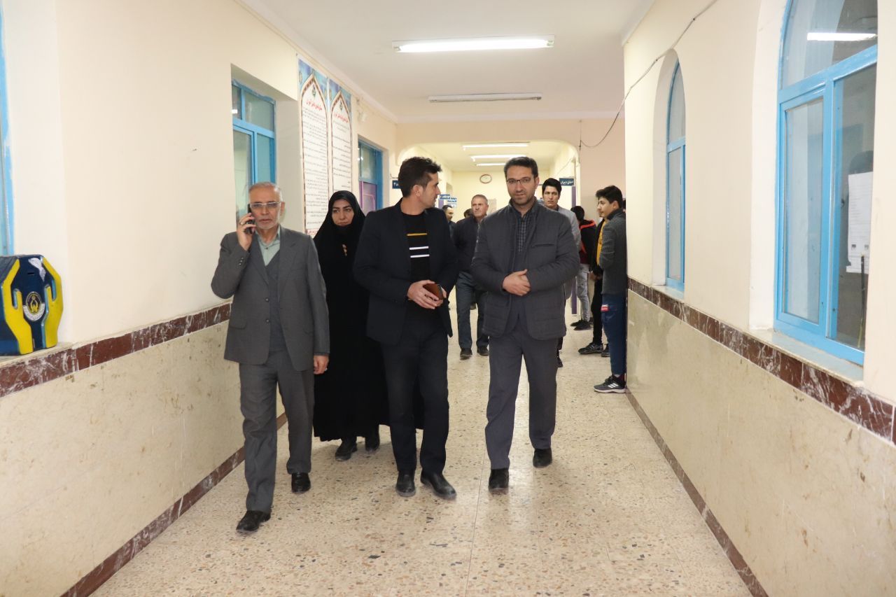 بازدید فرماندار از مدرسه راهنمایی شبانه روزی شهید رجایی بخش دشتک شهرستان چالدران