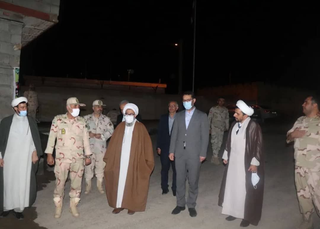 ✅محمد رضا عبدالله نژادفرماندار شهرستان چالدران به همراه حجت الاسلام و المسلمین محمدزاده امام جمعه شهرستان چالدران، با حضور در گروهان مرزی بخش دشتک با مرزبانان و حافظان امنیت دیدار و گفت و گو کردند.