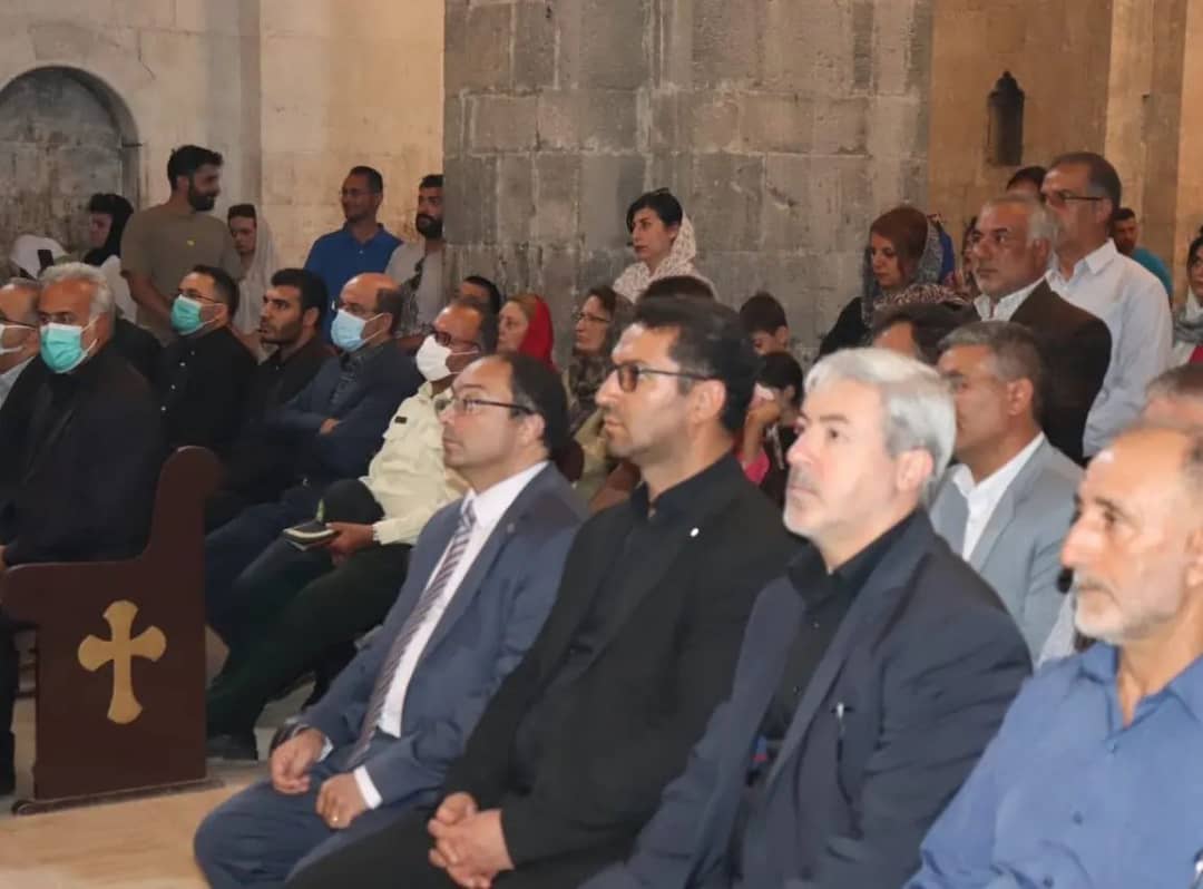 دیدار اسقف گری گور چفتچیان خلیفه ارامنه آذربایجان با فرماندار شهرستان چالدران به پاس قدردانی از زحمات دستگاههای اجرایی در خصوص فراهم سازی زمینه هر چه بهتر برگزار شدن مراسم مذهبی قره کلیسا