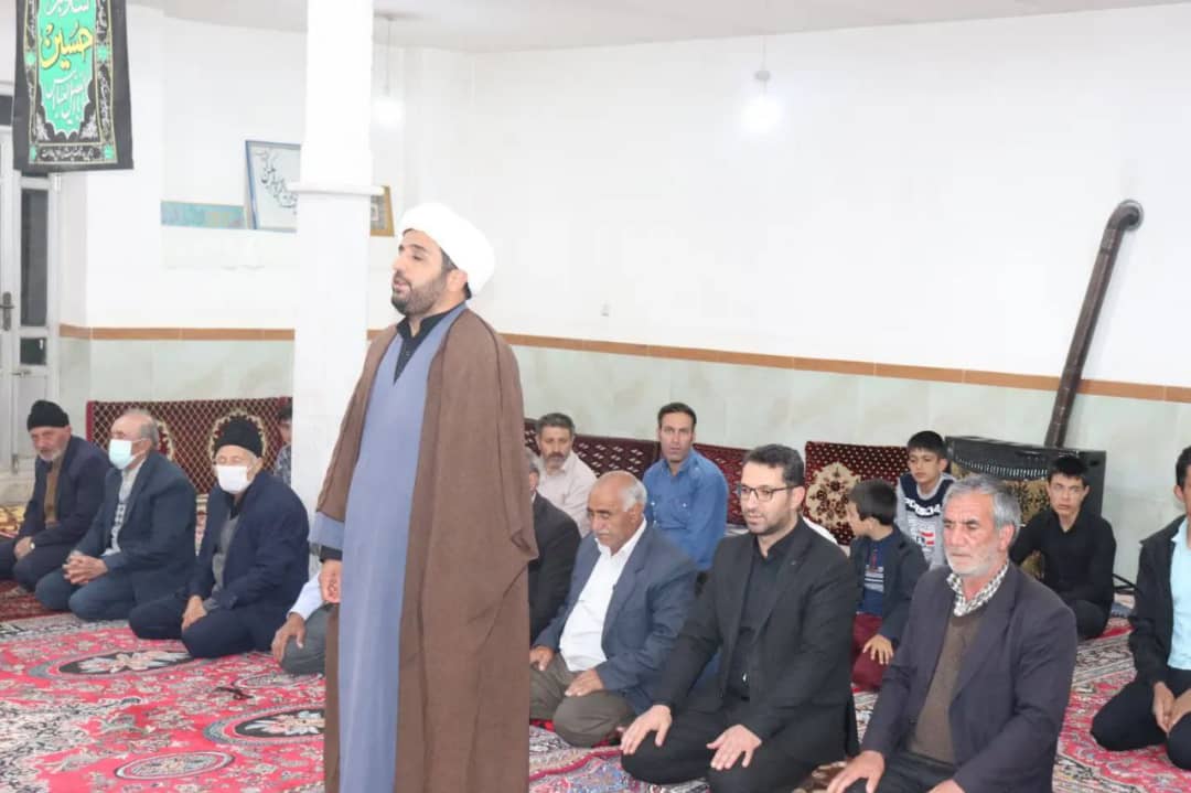  ✅محمد رضا عبدالله نژاد فرماندار شهرستان چالدران با حضور در روستای زاویه سفلی ضمن اقامه نماز مغرب و عشاء با اهالی این روستا دیدار واز نزدیک مسائل و مشکلات روستا را مورد بحث و بررسی قرار داد.