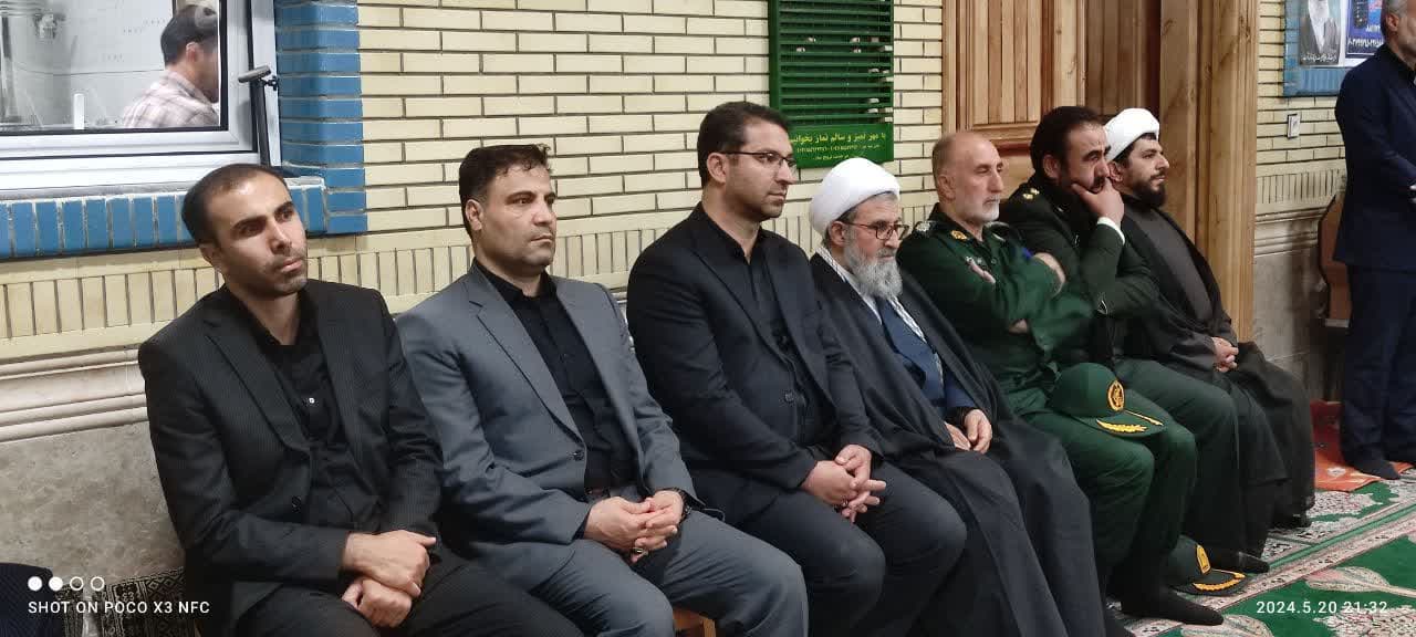 مراسم گرامیداشت شهادت شهید جمهور سیدالشهدای خدمت حضرت آیت الله سید ابراهیم رئیسی و همراهان در مسجد جامع شهرستان چالدران برگزار گردید .