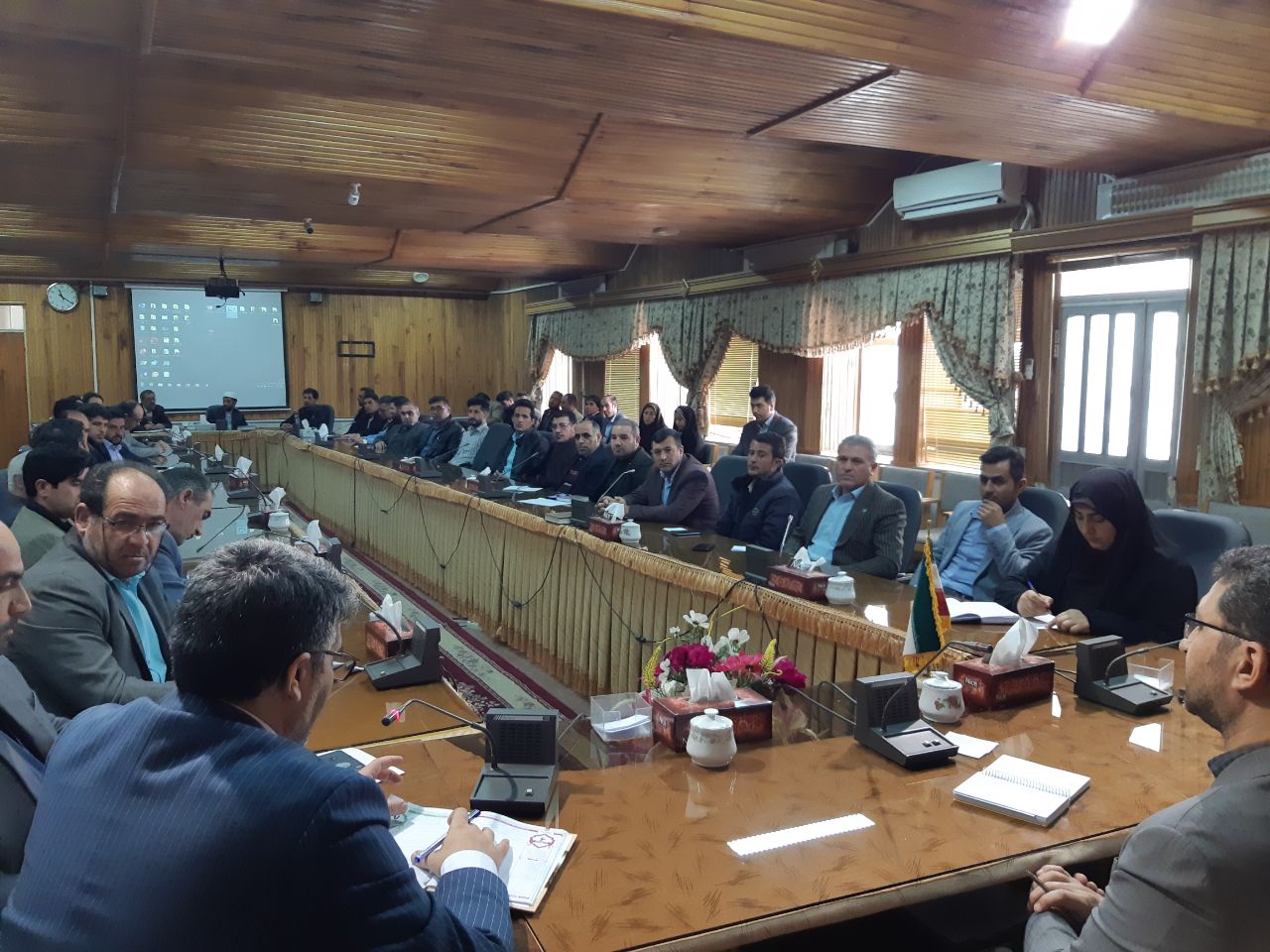 نشست مشورتی دهیاران با فرماندار