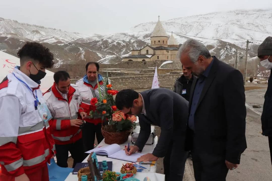 ✅عبدالله نژاد فرماندار شهرستان چالدران به همراه ابراهیم زاده معاون سیاسی، امنیتی و اجتماعی فرماندار این شهرستان از پایگاه نوروزی هلال احمر در قره کلیسا بازدید کرد.