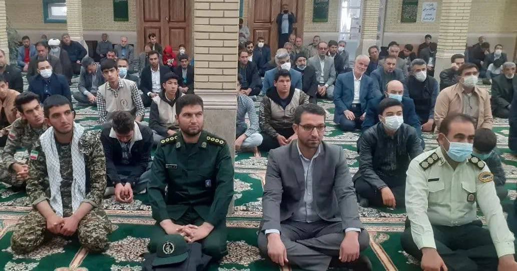محمدرضا عبدالله نژاد فرماندار شهرستان چالدران با حضور در مسجد جامع این شهر، در مراسم عبادی سیاسی نماز جمعه این هفته شرکت نمود.