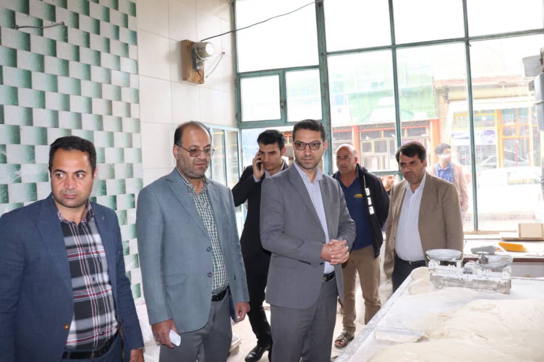  ✅ محمد رضا عبدالله نژاد فرماندار شهرستان چالدران در خصوص رسیدگی به مشکل تامین نان شهروندان و بررسی وضیعت پخت نان به صورت سرزده از چند واحد نانوایی این شهرستان بازدید نمودند.