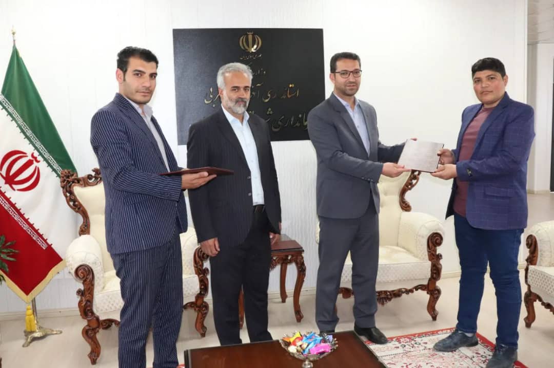 ✅ با حضور محمد رضا عبدالله نژاد فرماندار شهرستان چالدران و ابراهیم زاده معاون سیاسی ، امنیتی و اجتماعی فرماندار نشست خبری با خبرنگاران و فعالین عرصه فضای مجازی برگزار شد.
