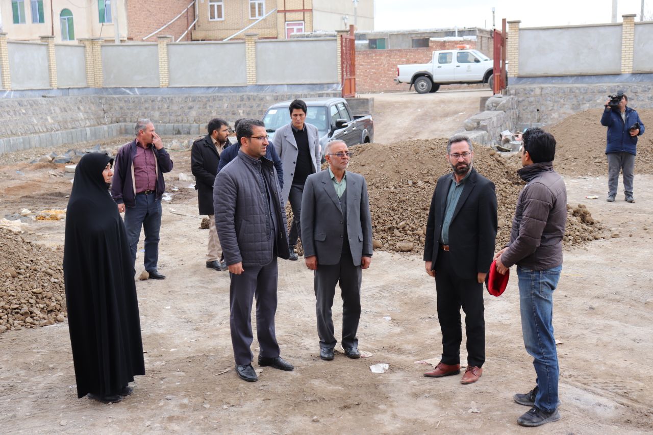 فرماندار شهرستان چالدران به همراه بخشدار دشتک و مدیر آموزش و پرورش از مدرسه 9 کلاسه شهر آواجیق بازدید و در جریان روند پیشرفت فیزیکی این پروژه قرار گرفت.