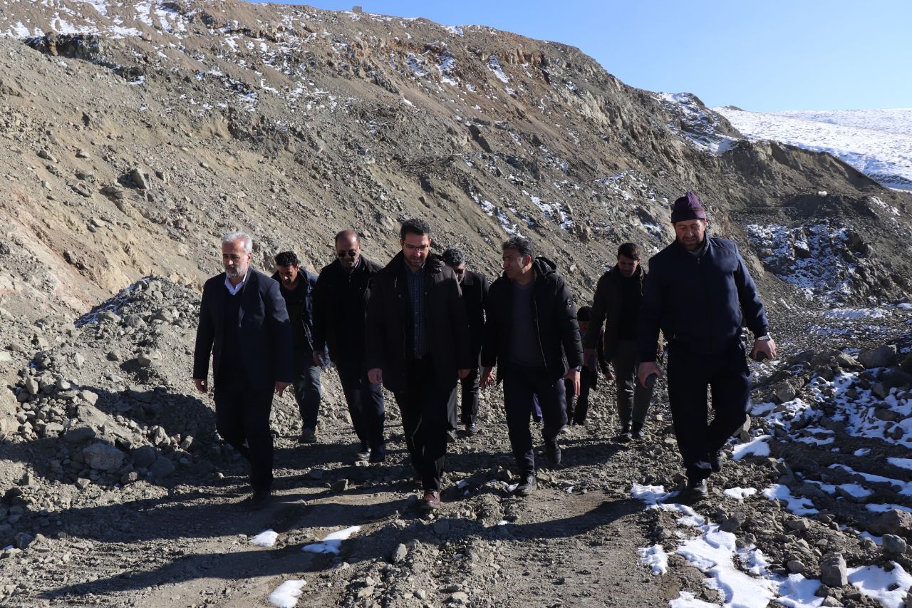 بازدید میدانی فرماندار چالدران از معدن فعال سنگ آهن واقع در روستای انبار ماران