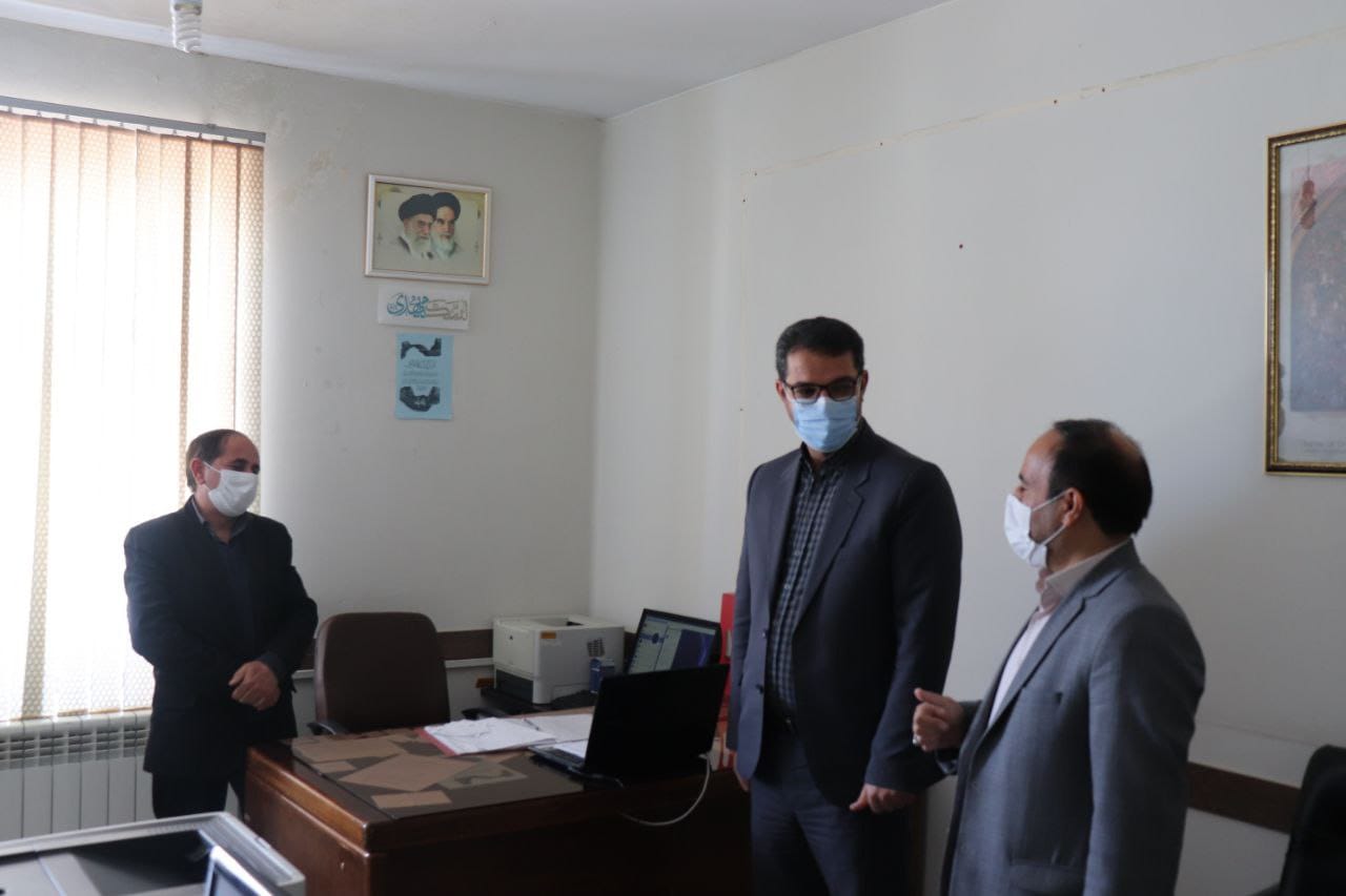 ✅فرماندار شهرستان چالدران به صورت سرزده از اداره آموزش و پرورش شهرستان بازدید وبا مدیریت و کارکنان این اداره دیدارو در یک فضای صمیمی با کارکنان این اداره به گفتگو پرداخت .