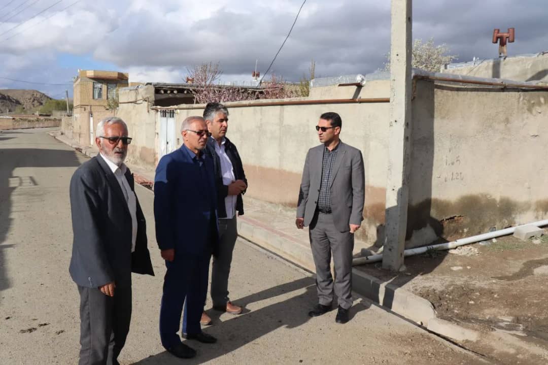 محمد رضا عبدالله نژاد فرماندار شهرستان چالدران با حضور در روستای عباس کندی مسائل و مشکلات این روستا را از نزدیک مورد بحث و بررسی قرار داد.