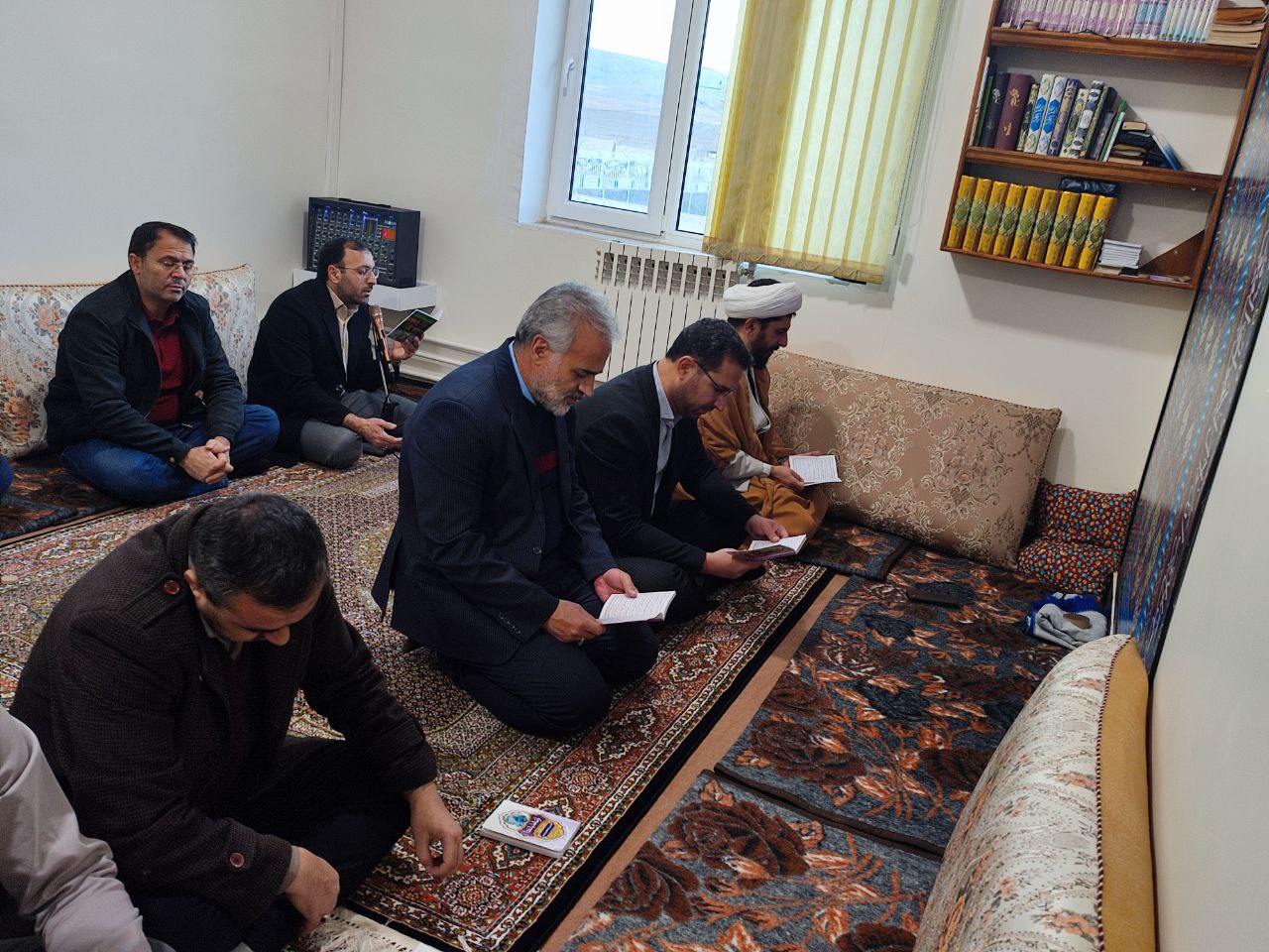 برگزاری مراسم زیارت عاشورا در نماز خانه دادگستری شهرستان چالدران با حضور محمدرضا عبدالله نژاد فرماندار شهرستان