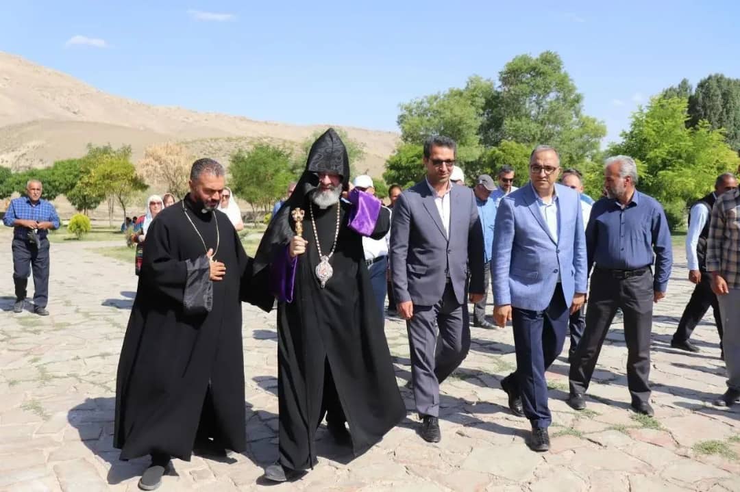 با حضور محمدرضا عبدالله نژاد فرماندار چالدران و اسقف گری گور چفت چیان ، ساماندهی عصاره خانه کلیسای طاطائوس در چالدران به بهره برداری رسید .