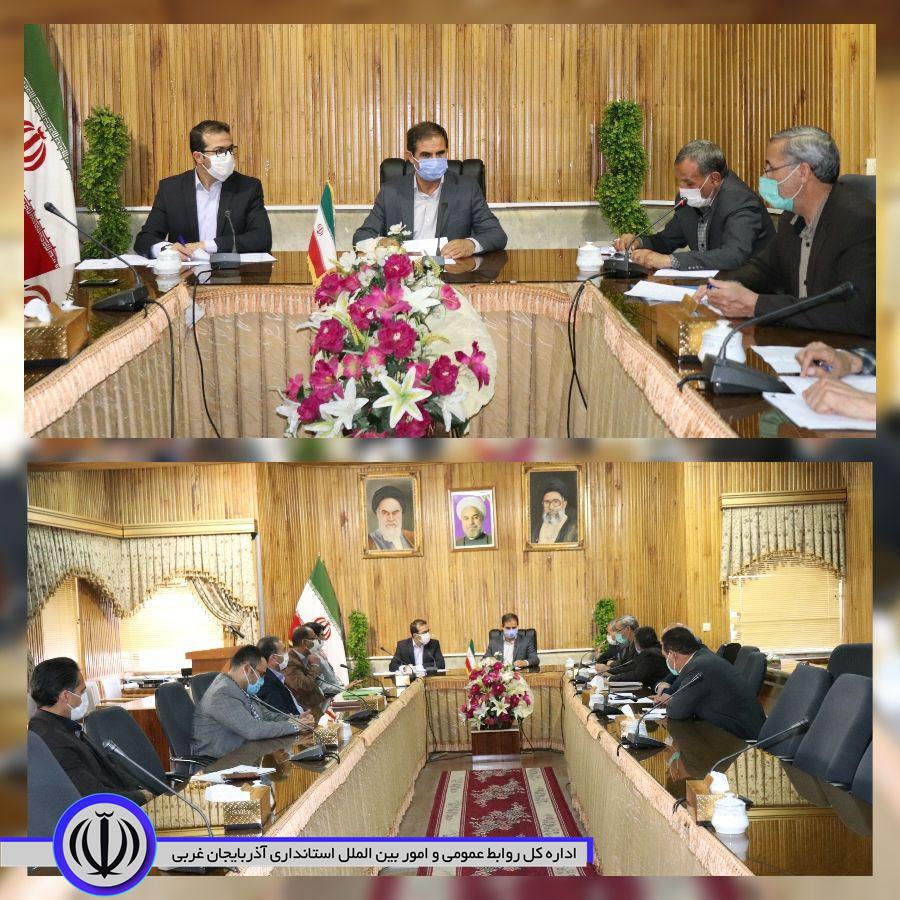 ✅ تشکیل جلسه کارگروه آرد و نان شهرستان به ریاست محمد زاده فرماندار چالدران و اعضای کار گروه در سالن جلسات فرمانداری