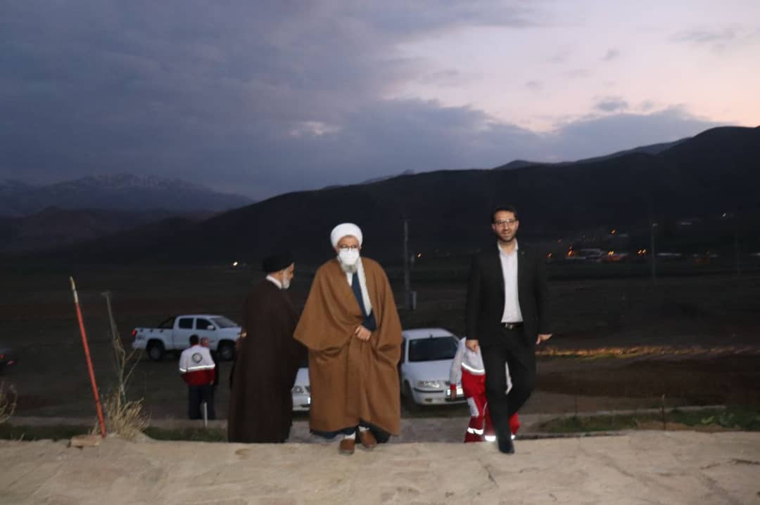 محمد رضا عبدالله نژاد فرماندار شهرستان چالدران با حضور در پایگاه امداد ونجات جاده ای قره چی بلاغی ضمن شرکت در سفره افطاری و اقامه نماز مغرب و عشاء با امدادگران این پایگاه دیدار و به بحث و گفتگو پرداخت