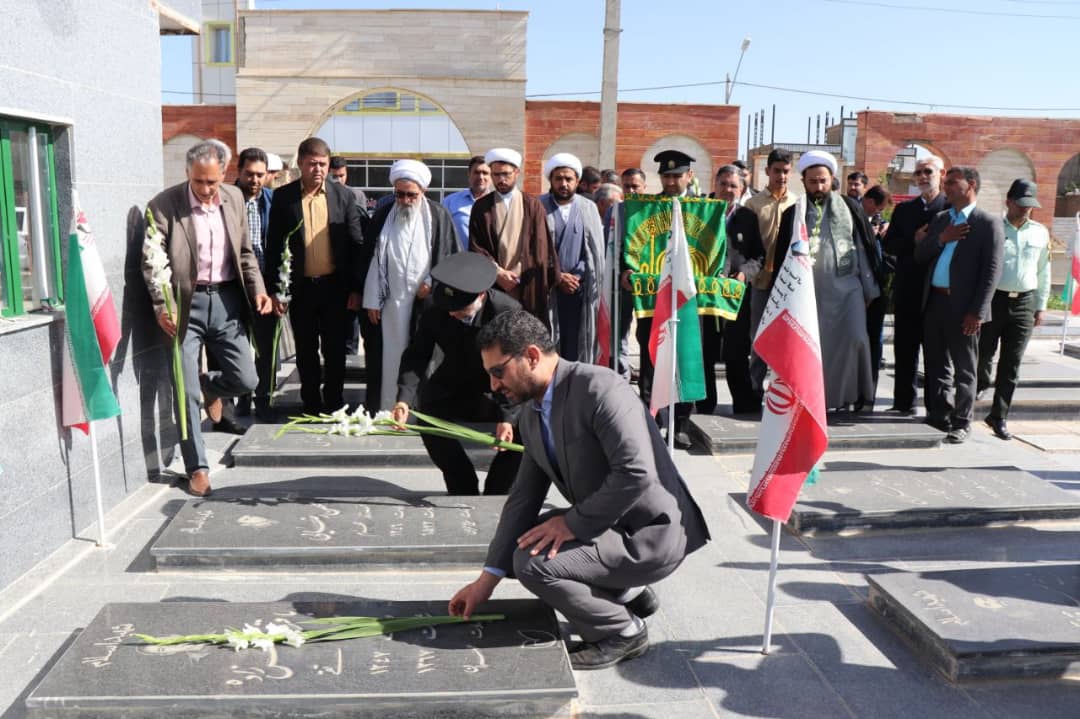 با استقبال محمدرضا عبدالله نژاد فرماندار چالدران کاروان زیر سایه خورشید حامل پرچم مطهر بارگاه امام رضا (ع) وارد شهرستان چالدران شد.
