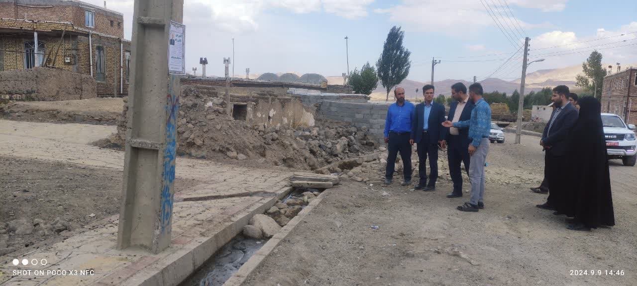 به گزارش روابط عمومی فرماندار چالدران محمد رضا عبدالله نژاد فرماندار چالدران به همراه معاون برنامه ریزی و هماهنگی امور عمرانی،بخشدار دشتک و جمعی از اعضای شورای اداری از طرح هادی روستای دیلک وردی بخش