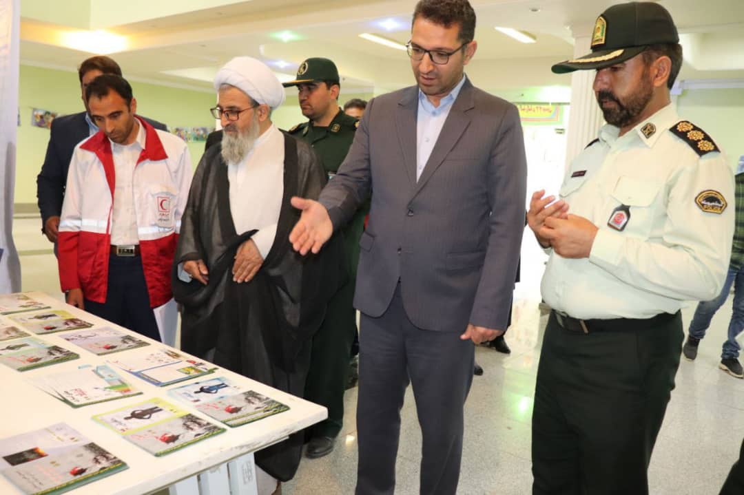 به مناسبت گرامی داشت هفته مبارزه با مواد مخدر با حضور محمدرضا عبدالله نژاد فرماندار شهرستان چالدران، نمایشگاه عکس و پوستر با عنوان معضلات اجتماعی ناشی از مواد مخدر برگزار شد.