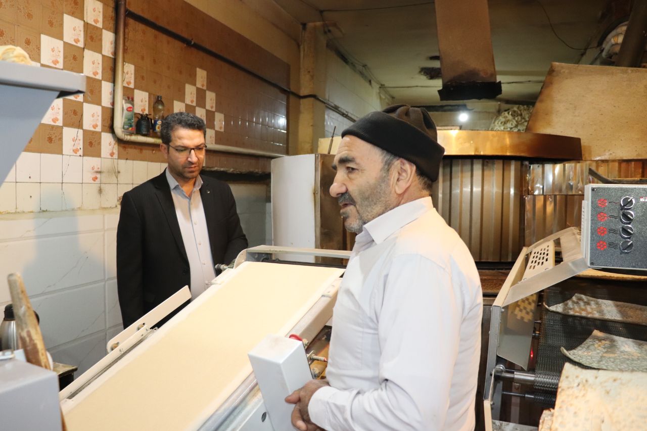 بازدید فرماندار از نانوایی های سطح شهر چالدران