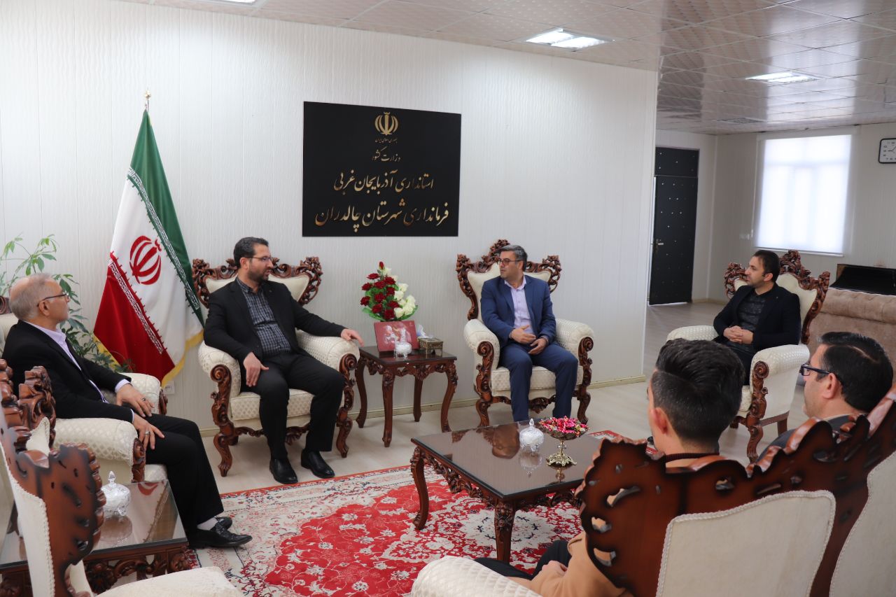 دیدار اعضای نظام مهندسی شهرستان چالدران با فرماندار به مناسبت روز مهندس