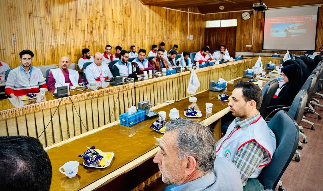 مراسم تجلیل از داوطلبین جمعیت هلال احمر چالدران