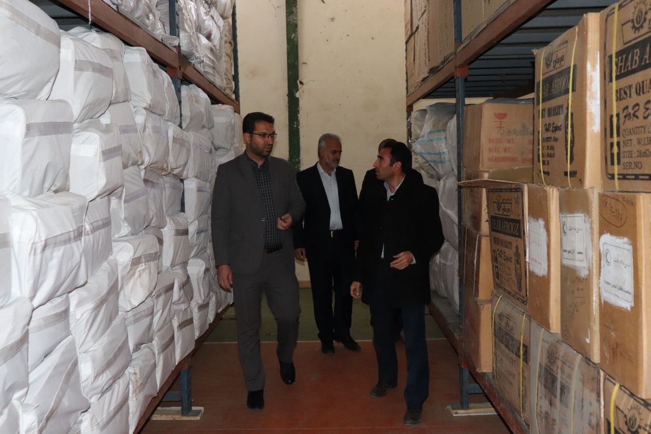 فرماندار چالدران با بازدید از انبار امدادی جمعیت هلال احمر شهرستان چالدران از نزدیک با امکانات و توانمندی های این جمعیت آشنا شد.