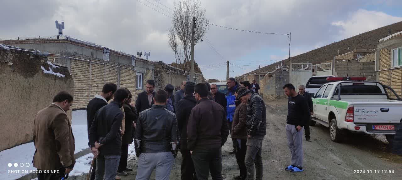 بازدید محمد رضا عبدالله نژاد فرماندار چالدران به همراه جمعی از اعضای شورای اداری از روستای انبار ماران