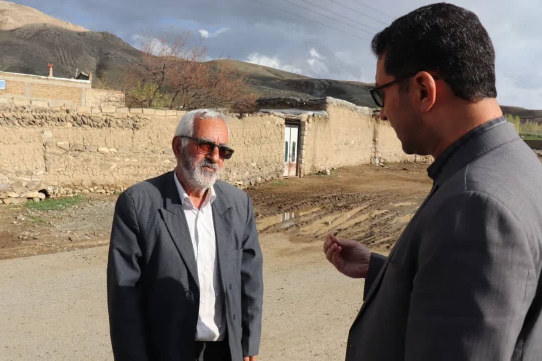 محمد رضا عبدالله نژاد فرماندار شهرستان چالدران با حضور در روستای عباس کندی مسائل و مشکلات این روستا را از نزدیک مورد بحث و بررسی قرار داد.